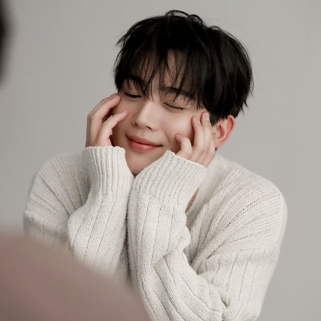 Behind-the-scenes cut of Kim Yohan (WEi)