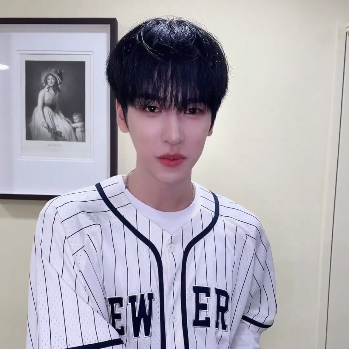 한준 (n.SSign) 최근 활동샷