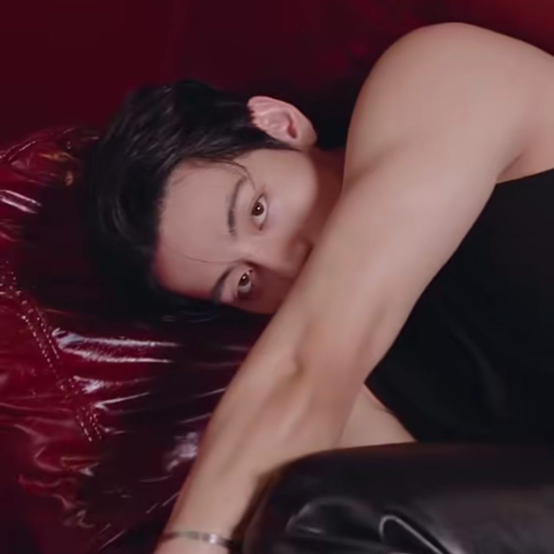 뷔 (방탄소년단)의 비하인드 컷