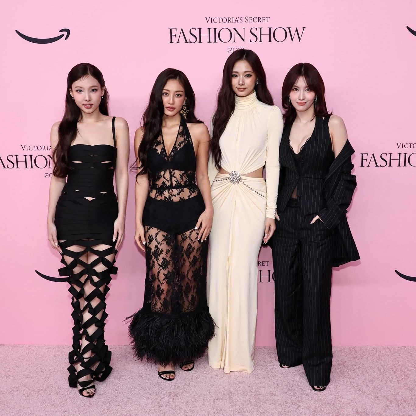 Foto aktivitas terbaru TWICE