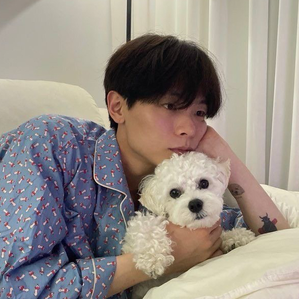 Recent activity shot of Shin Yechan (LUCY)