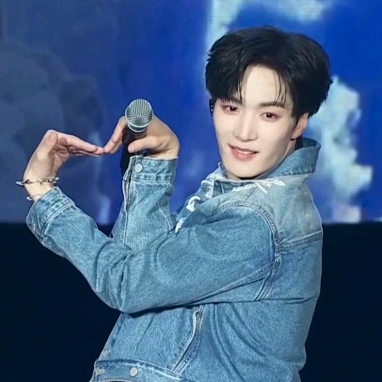 Recent activity shot of Kim Jonghyeon