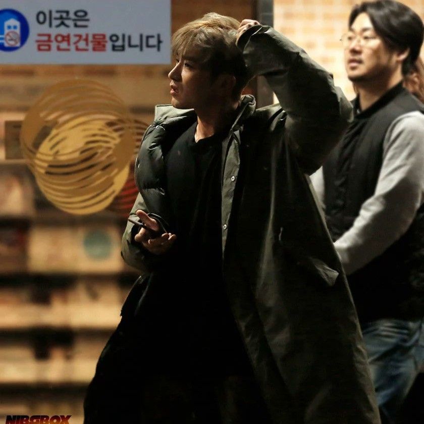 Behind-the-scenes cut of Lee Minwoo (SHINHWA)