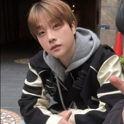 A moment captured by JAY (iKON)'s fan