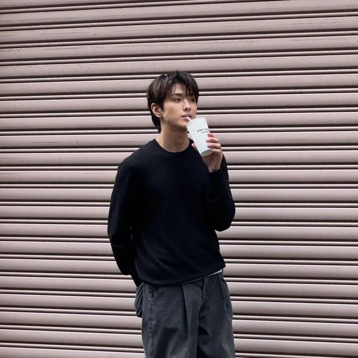 Latest photo of Yonghee (CIX)