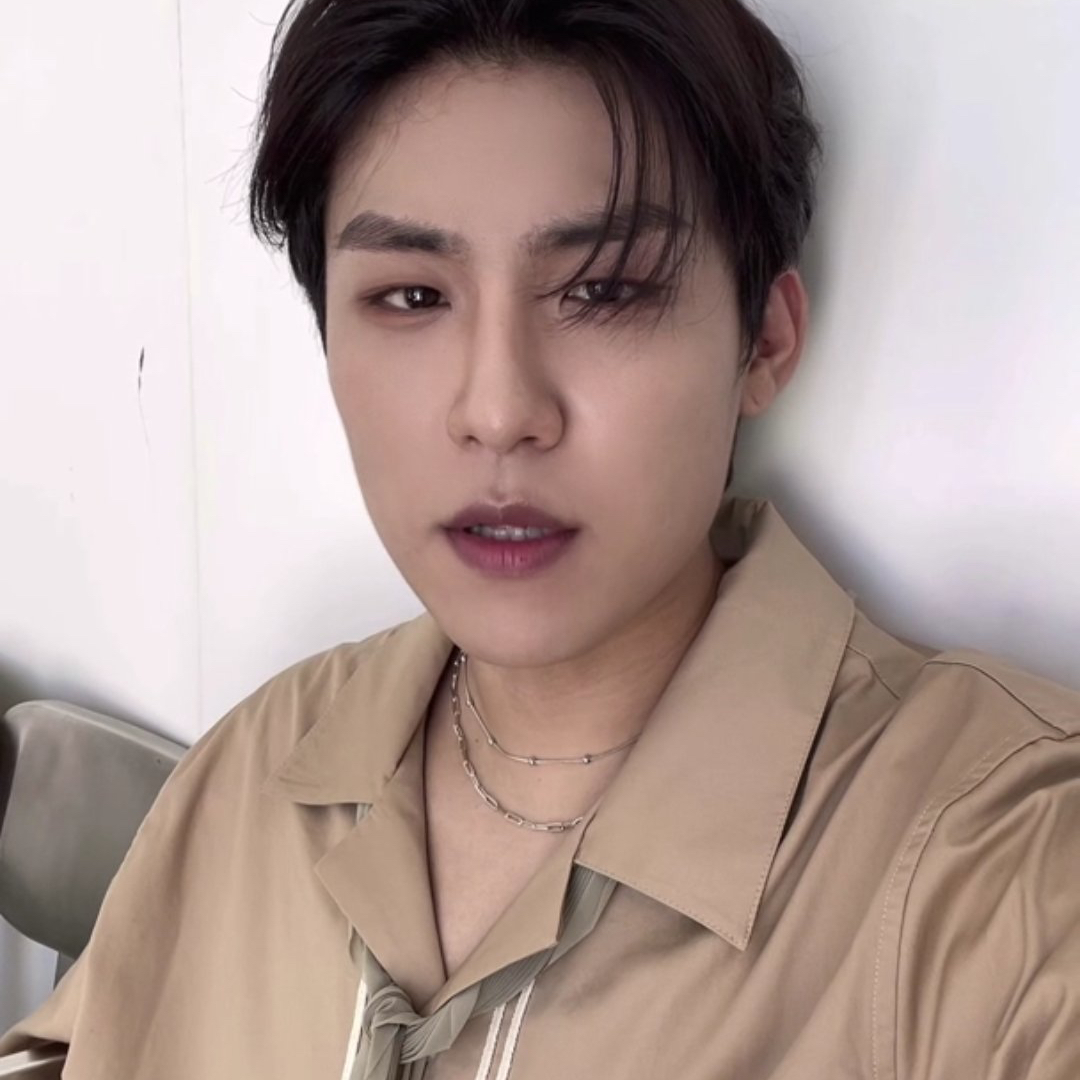 A moment captured by Park Woojin (AB6IX)'s fan