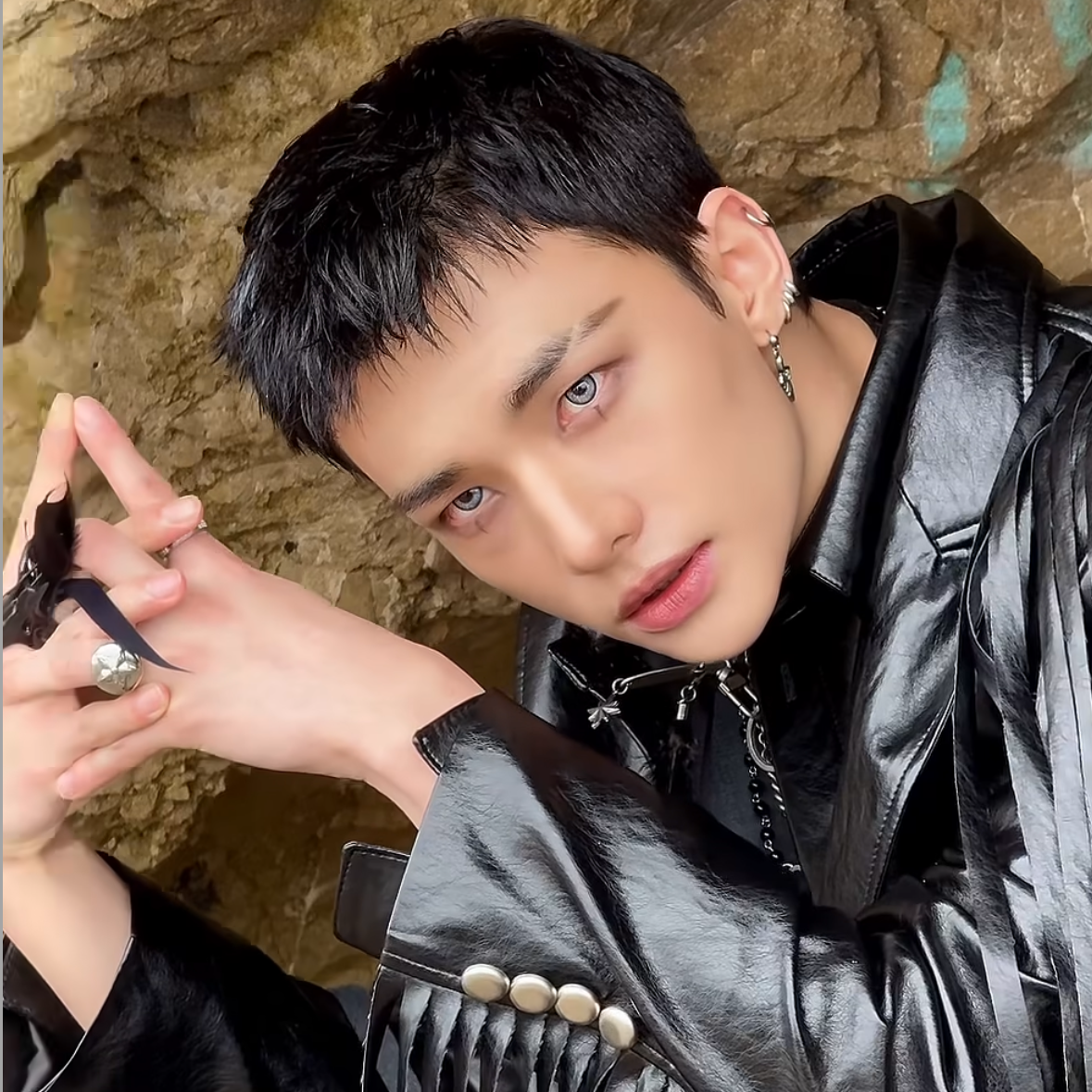 Behind-the-scenes cut of Stray Kids