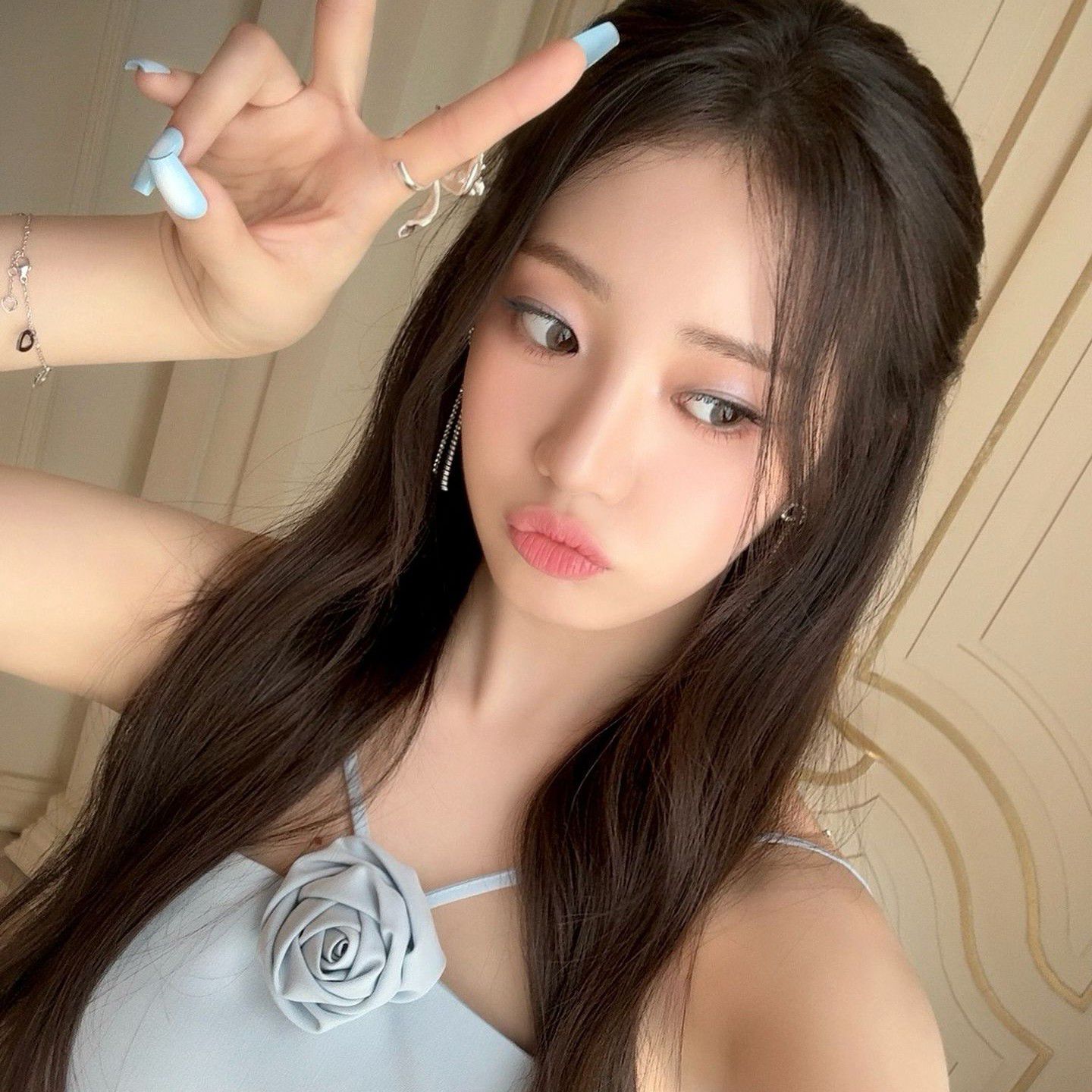 Latest photo of Rora (BABYMONSTER)