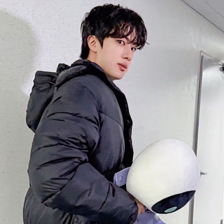 진 (방탄소년단) 최근 활동샷