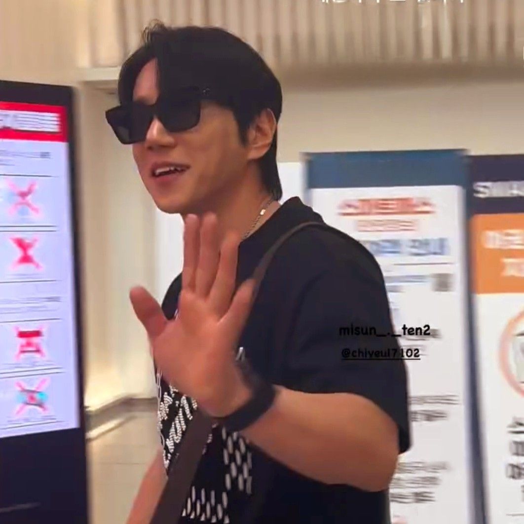 A moment captured by Hwang Chiyeol's fan
