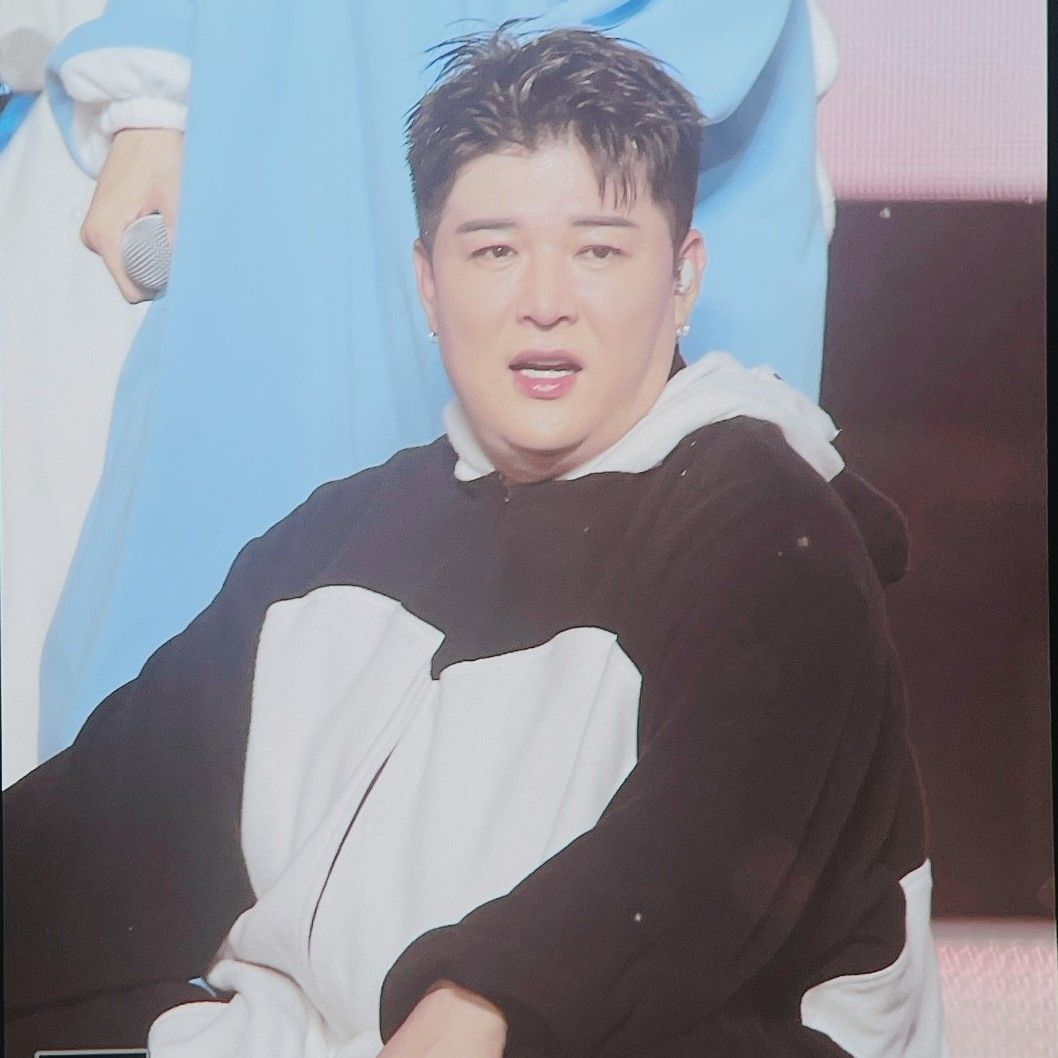 Latest photo of Shindong (Super Junior)