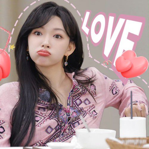 A moment captured by Cheng Xiao's fan
