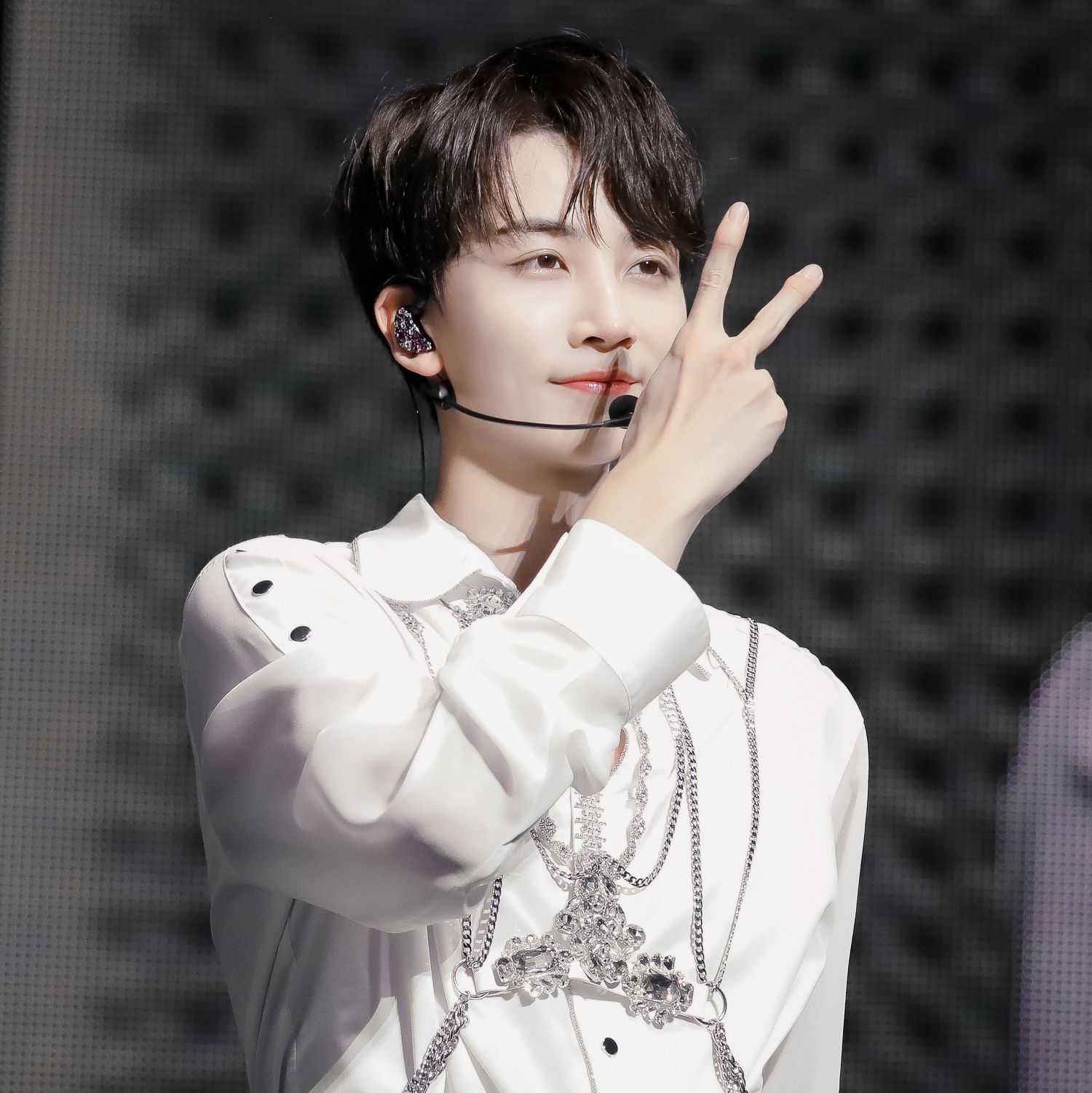 Latest photo of Jeonghan (SEVENTEEN)