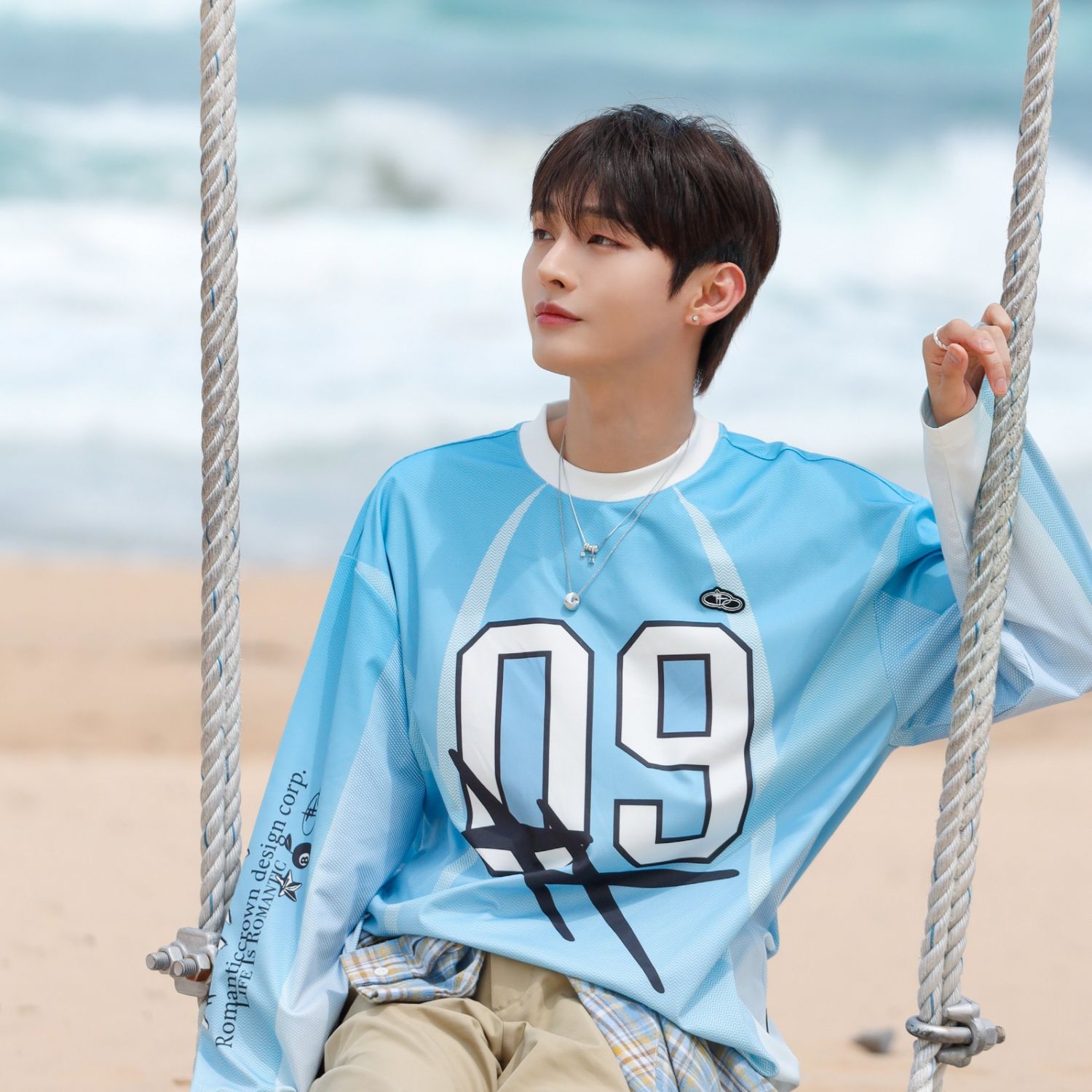 A moment captured by Yoon Jisung's fan