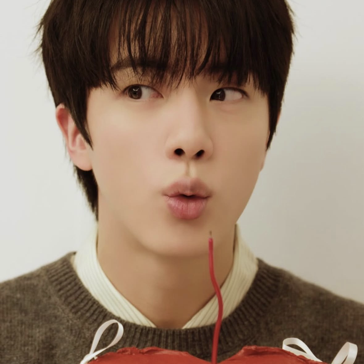 Behind-the-scenes cut of Jin (BTS)