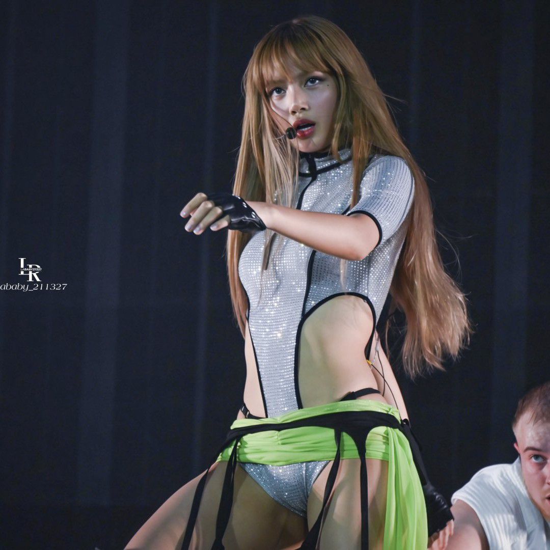 Lisa (BLACKPINK)的最新活動照片