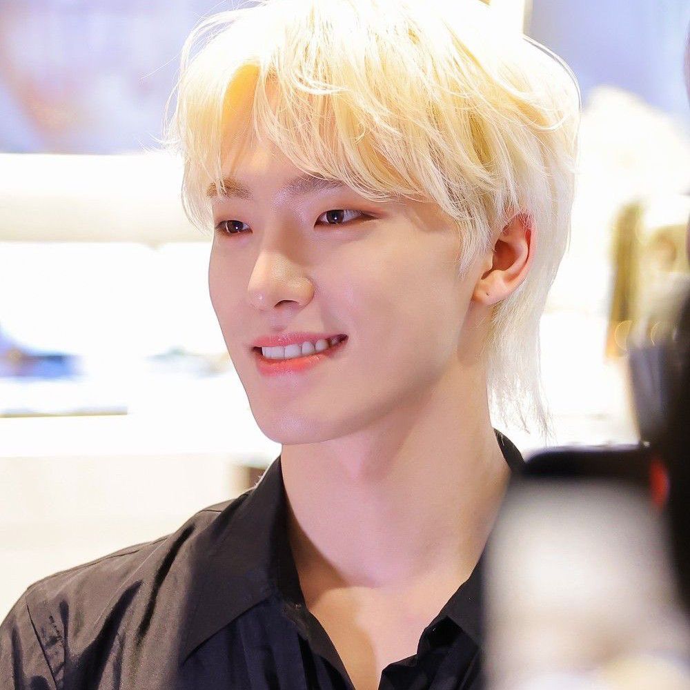 Latest photo of Dino (SEVENTEEN)