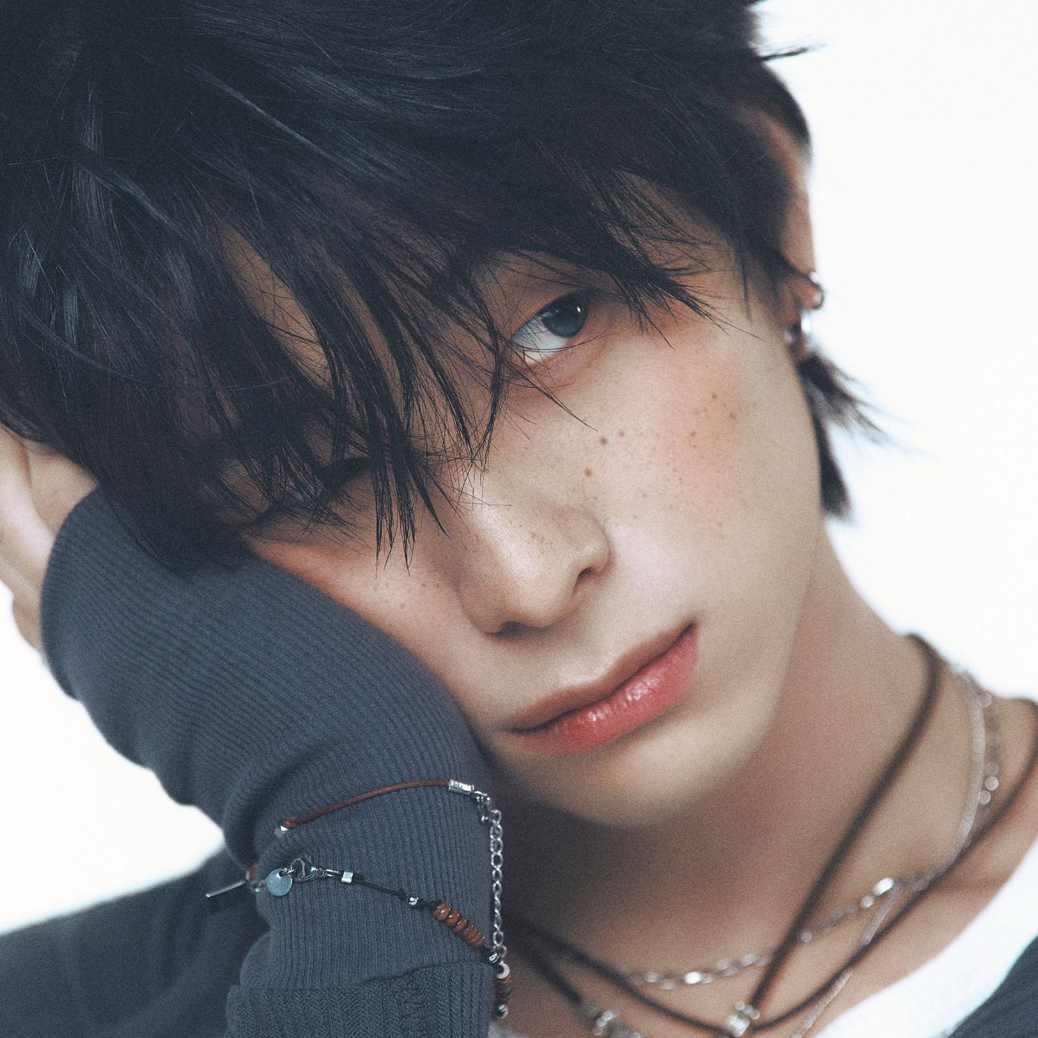 Today's hottest K-pop community feed