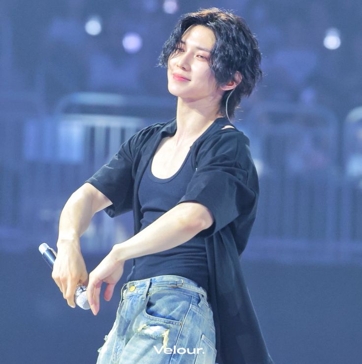 Behind-the-scenes cut of ATEEZ