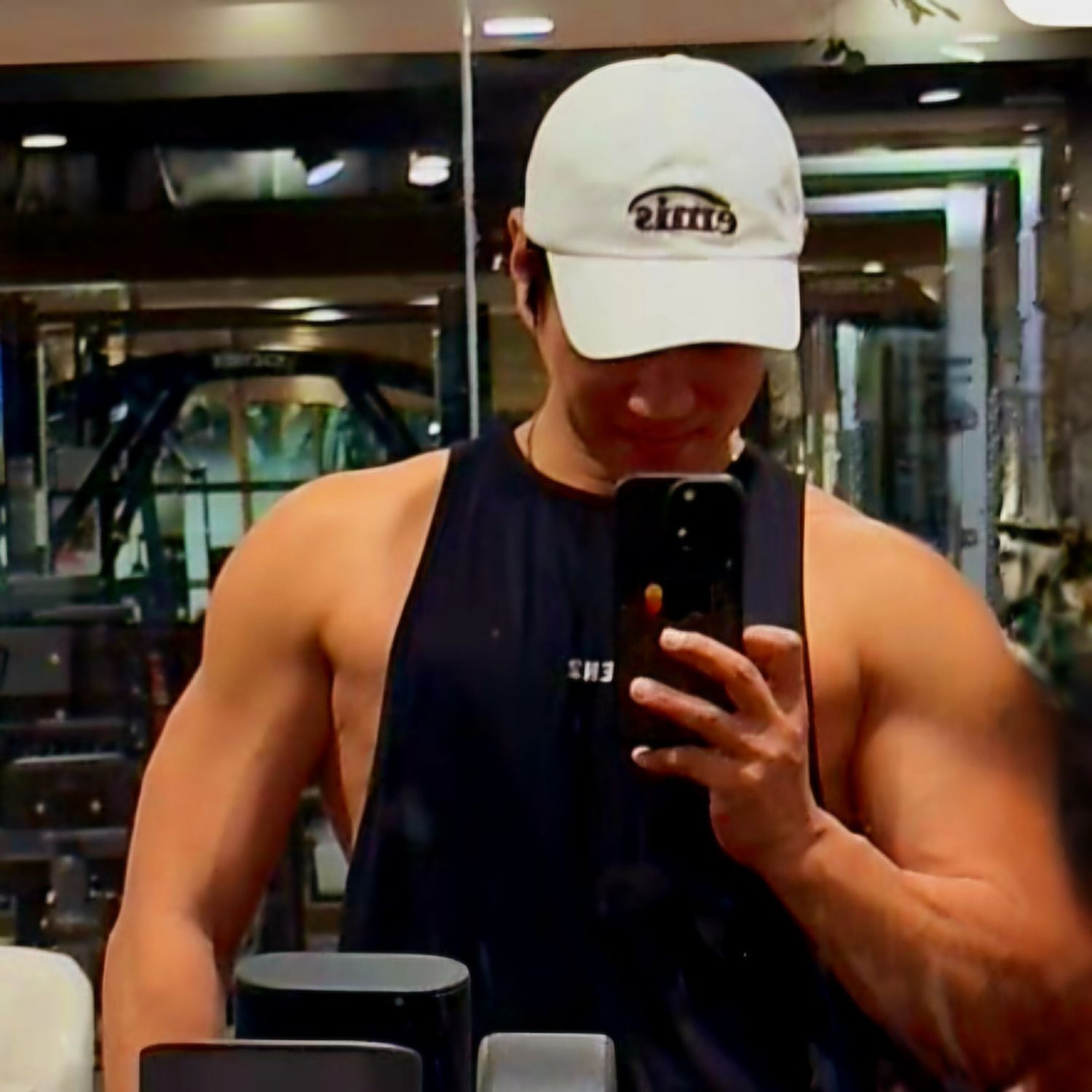 Behind-the-scenes cut of Hwang Chiyeol