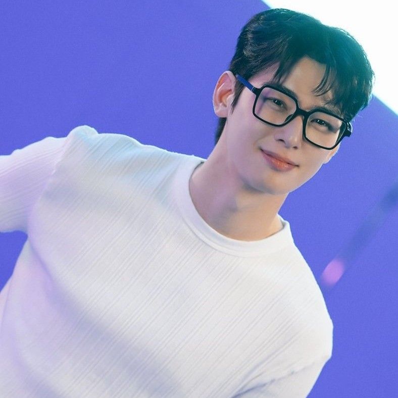 Recent activity shot of Eunwoo (ASTRO)