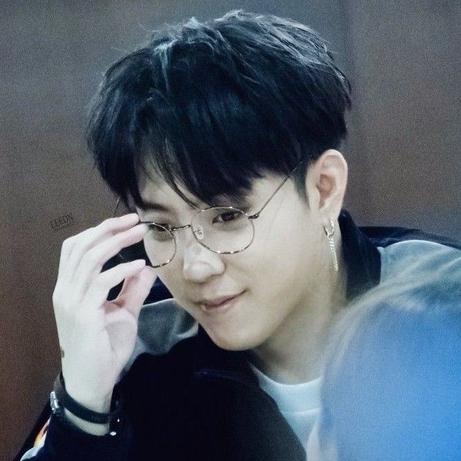 Recent activity shot of Eun Jiwon (SECHSKIES)