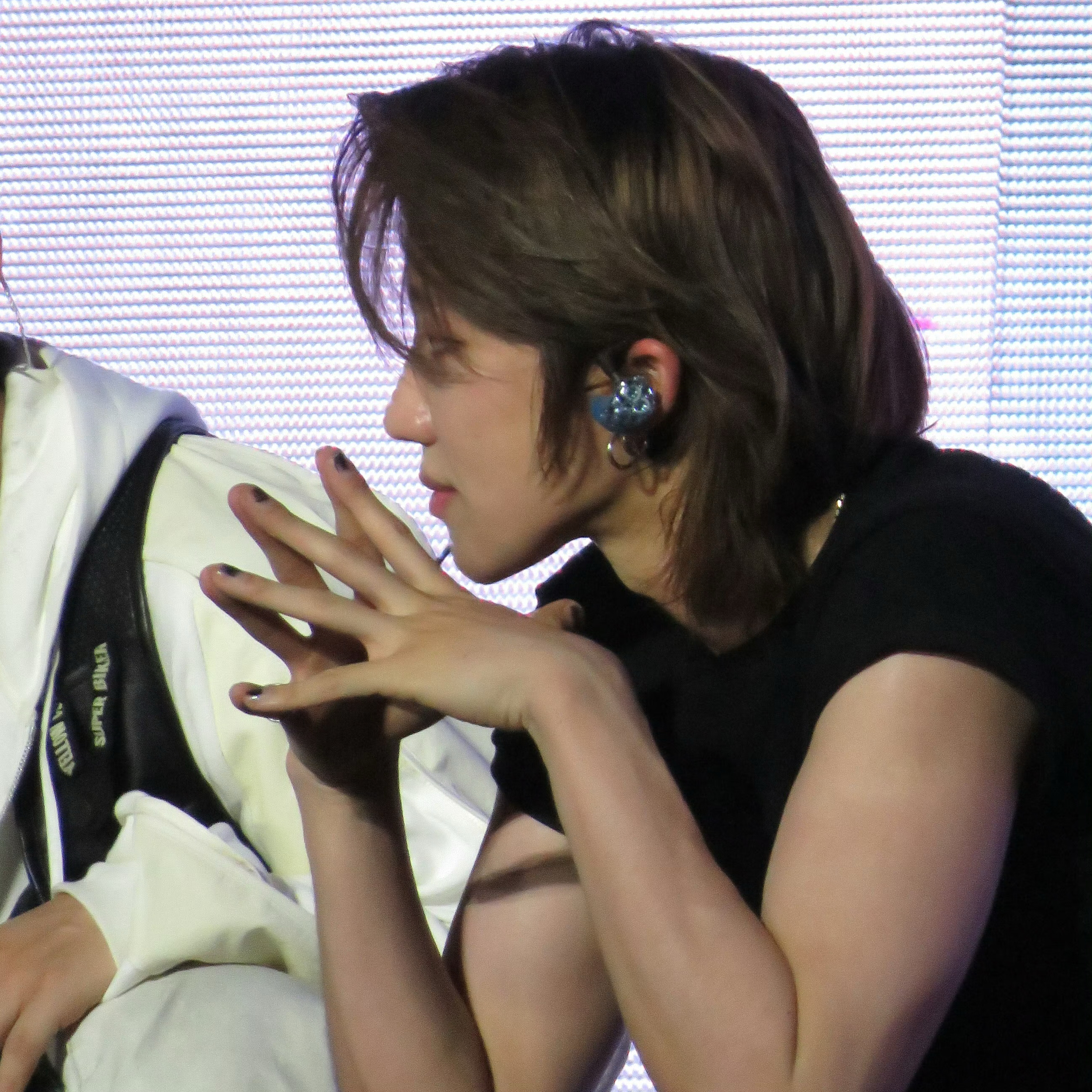 Behind-the-scenes cut of The 8 (SEVENTEEN)