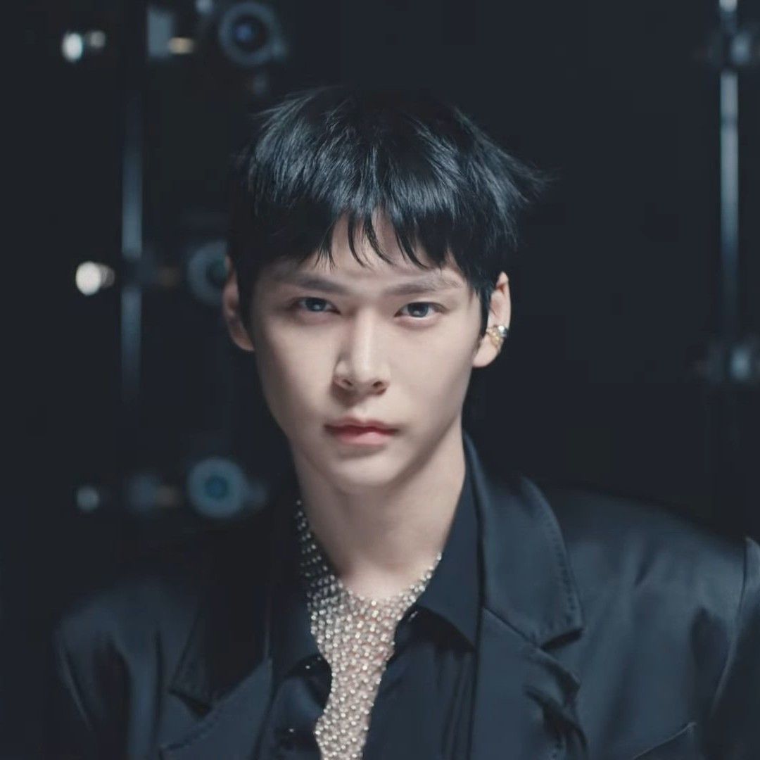 Foto terbaru Eunseok (RIIZE)