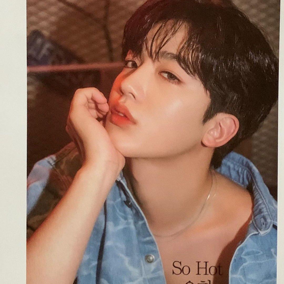 Behind-the-scenes cut of Kim Yohan (WEi)