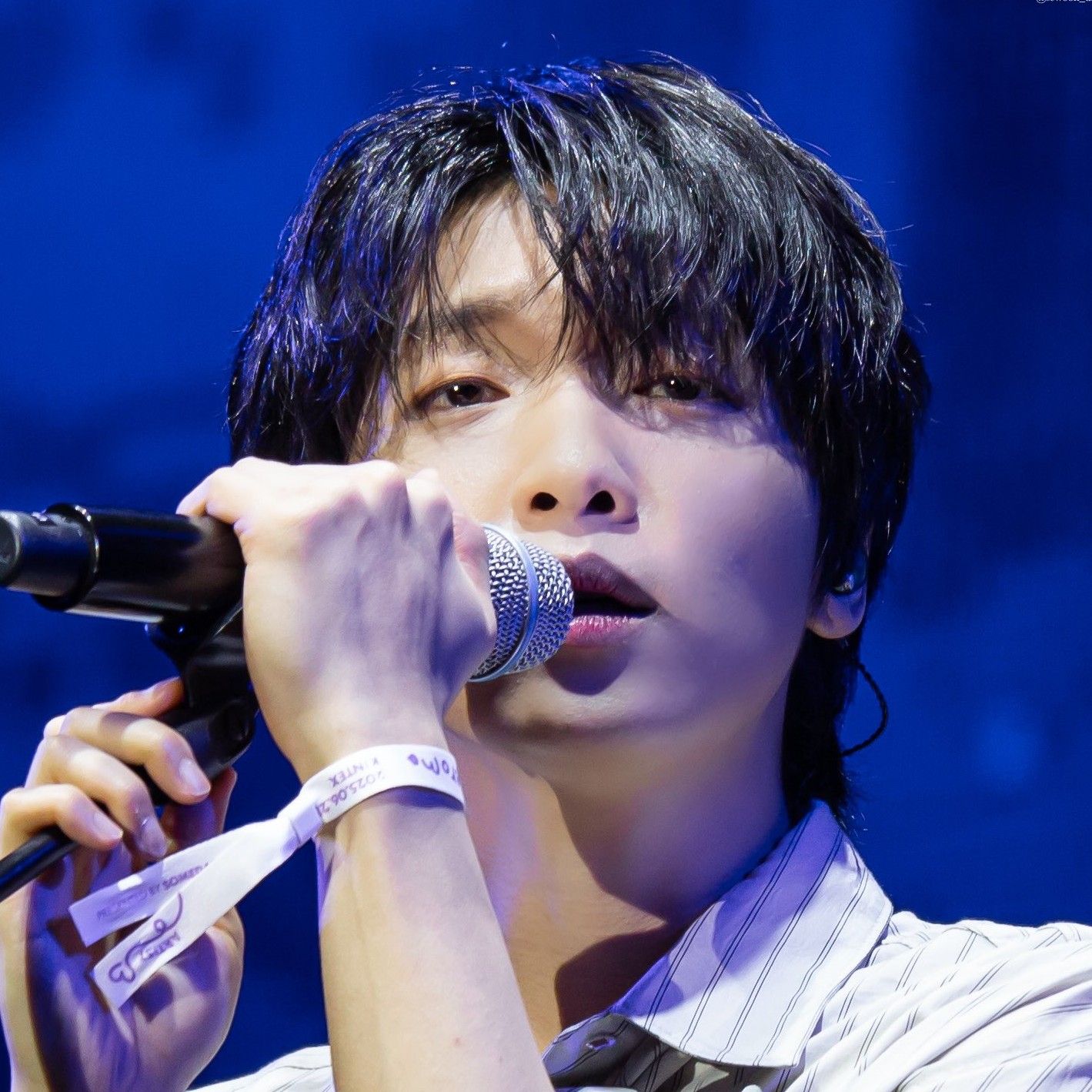 A moment captured by Jeong Sewoon's fan