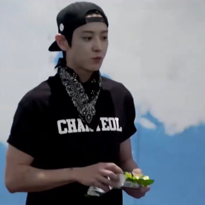 Recent activity shot of Chanyeol (EXO)