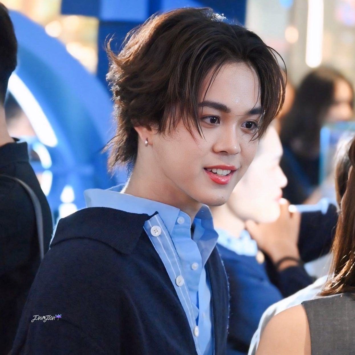 A moment captured by THI-O (NexT1DE)'s fan