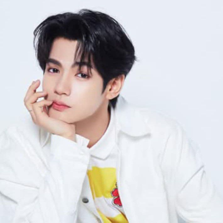 Latest photo of Kim (HORI7ON)