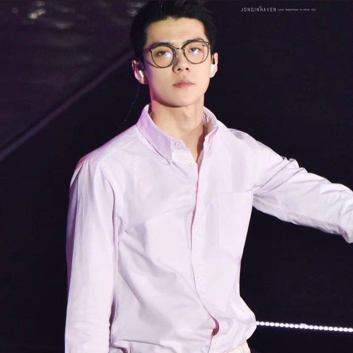 A moment captured by Sehun (EXO)'s fan
