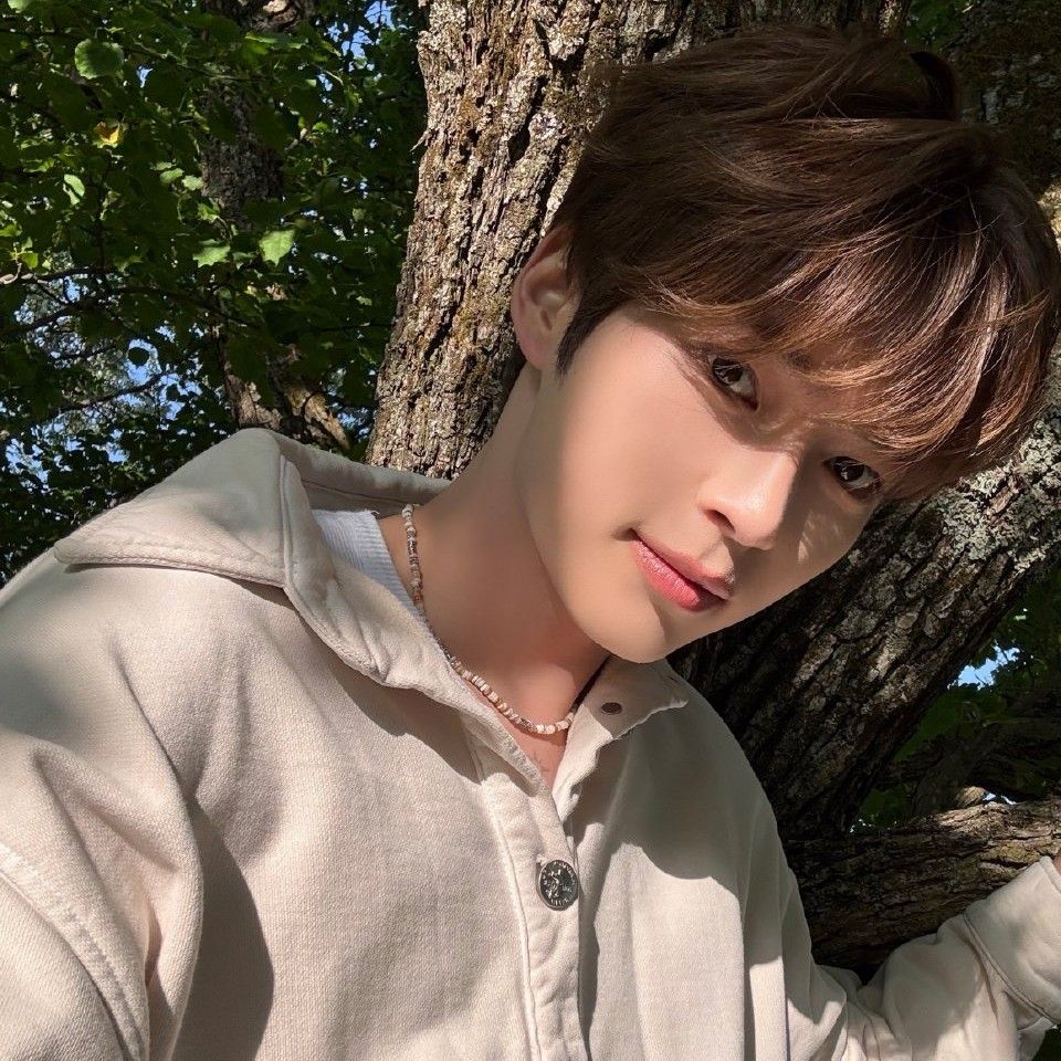 Behind-the-scenes cut of Sung Hanbin (ZEROBASEONE)