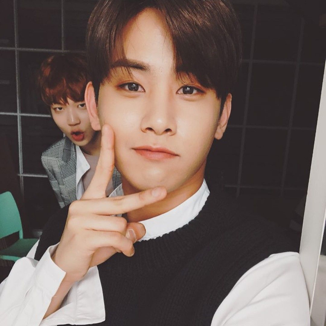 A moment captured by Ko Hojung (HOTSHOT)'s fan