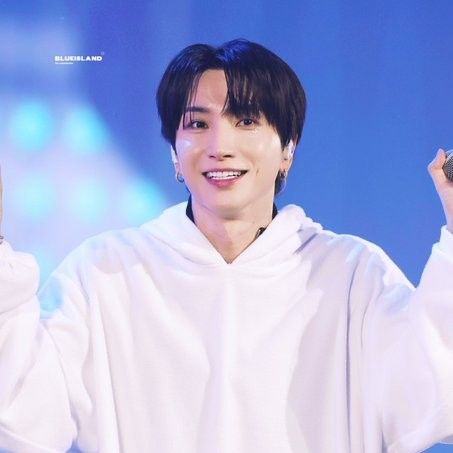 Recent activity shot of Leeteuk (Super Junior)