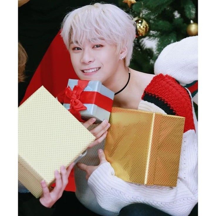 Latest photo of Moonbin (ASTRO)