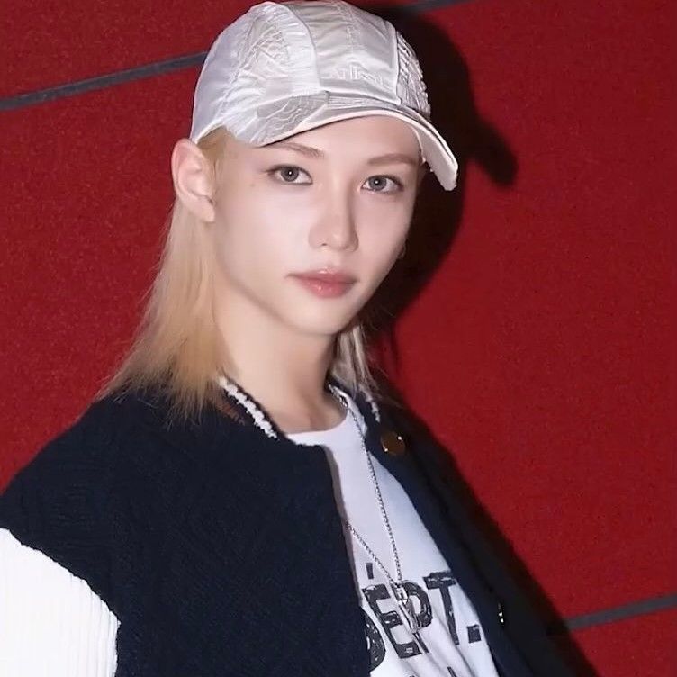 Latest photo of Felix (Stray Kids)