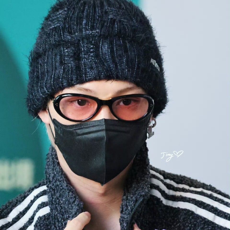 Recent activity shot of Felix (Stray Kids)