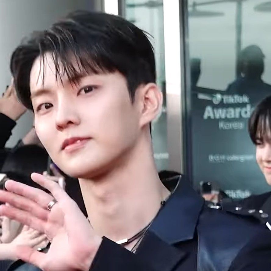 Latest photo of Q (THE BOYZ)