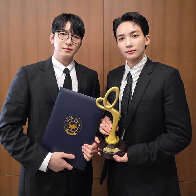 정한 (세븐틴)의 최신 사진
