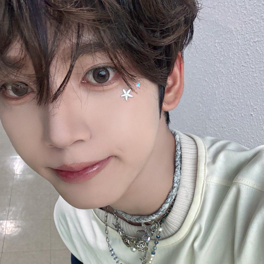 Latest photo of Han Yujin (ZEROBASEONE)