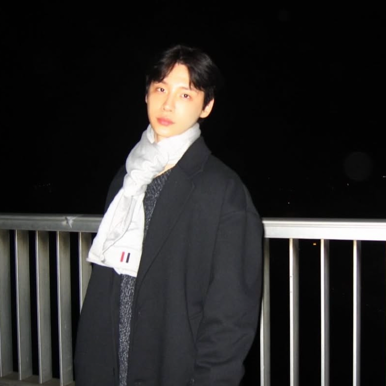 A moment captured by Jeon Woong (AB6IX)'s fan