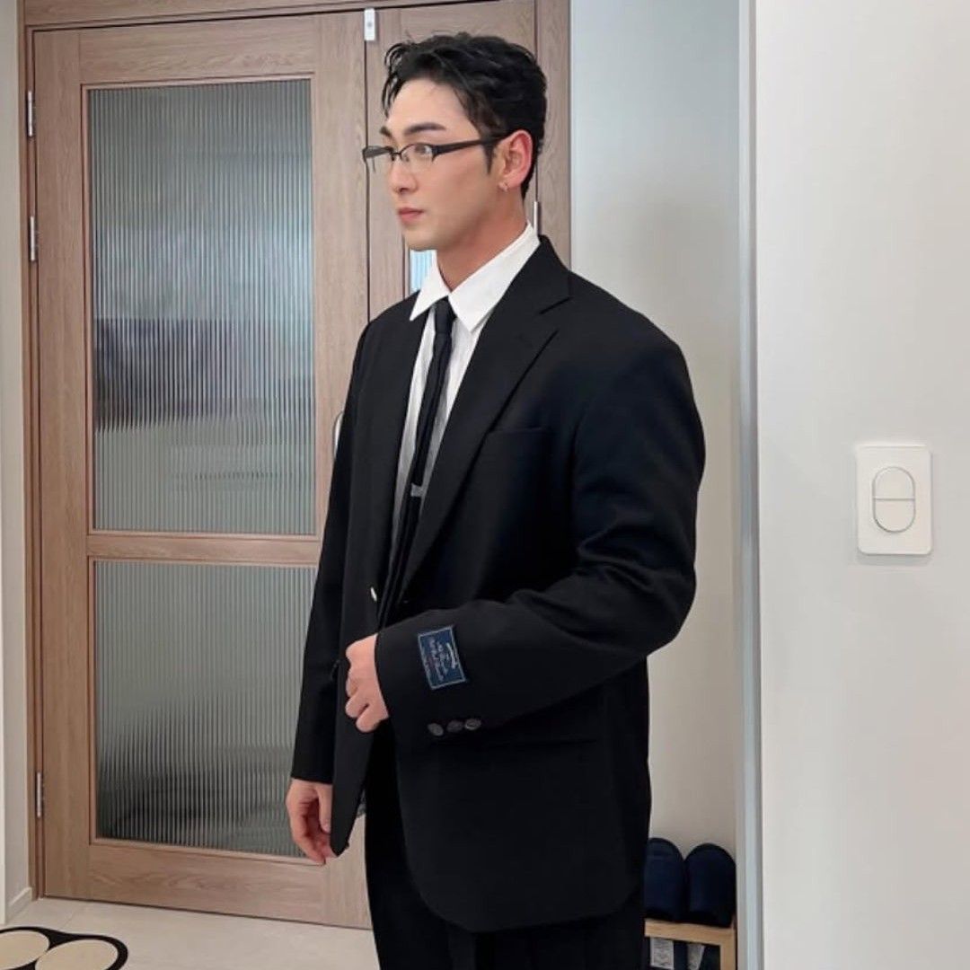 Behind-the-scenes cut of Baekho