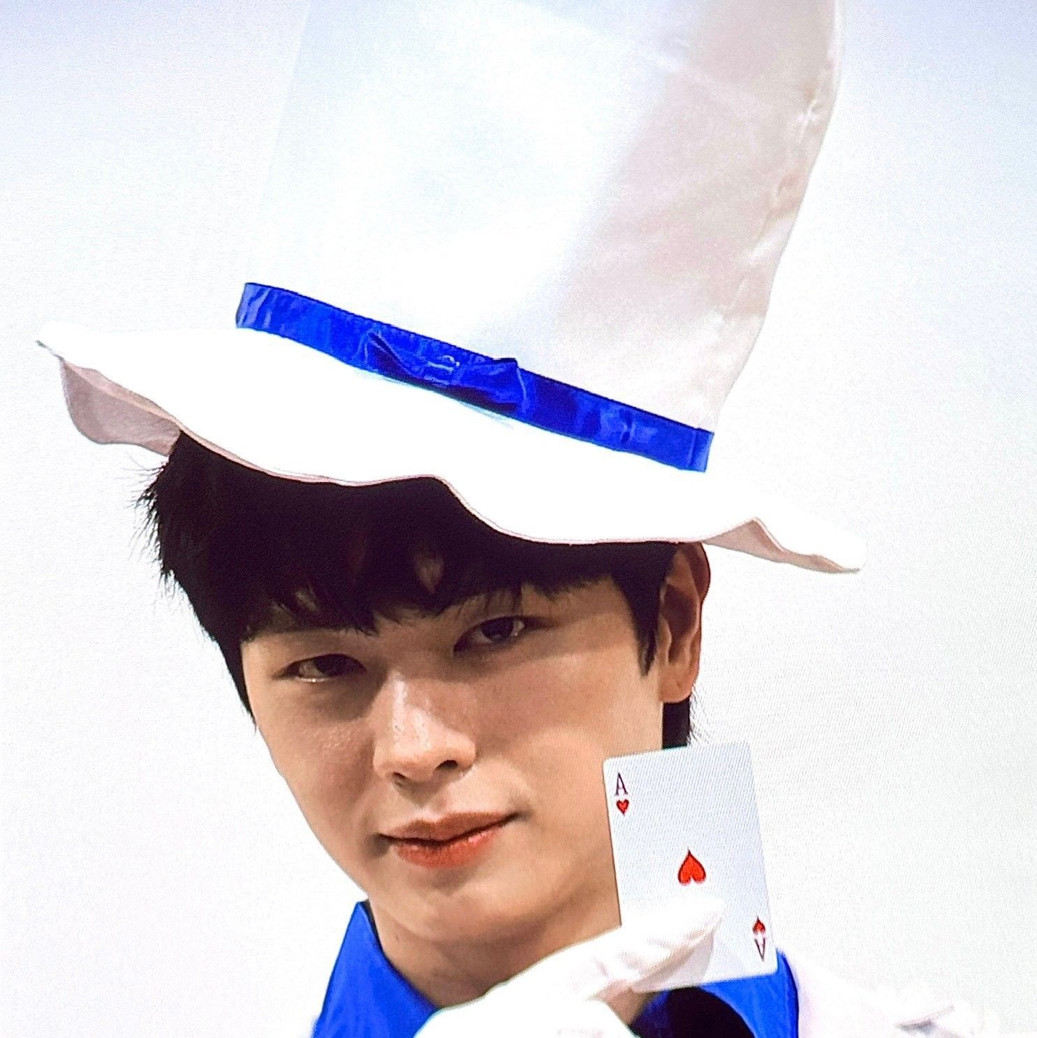Latest photo of Yook Sungjae (BTOB)