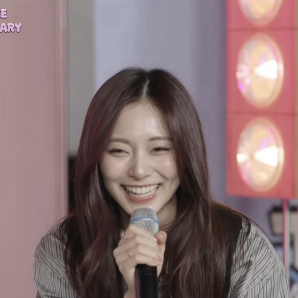 쯔위 (TWICE)의 최신 사진