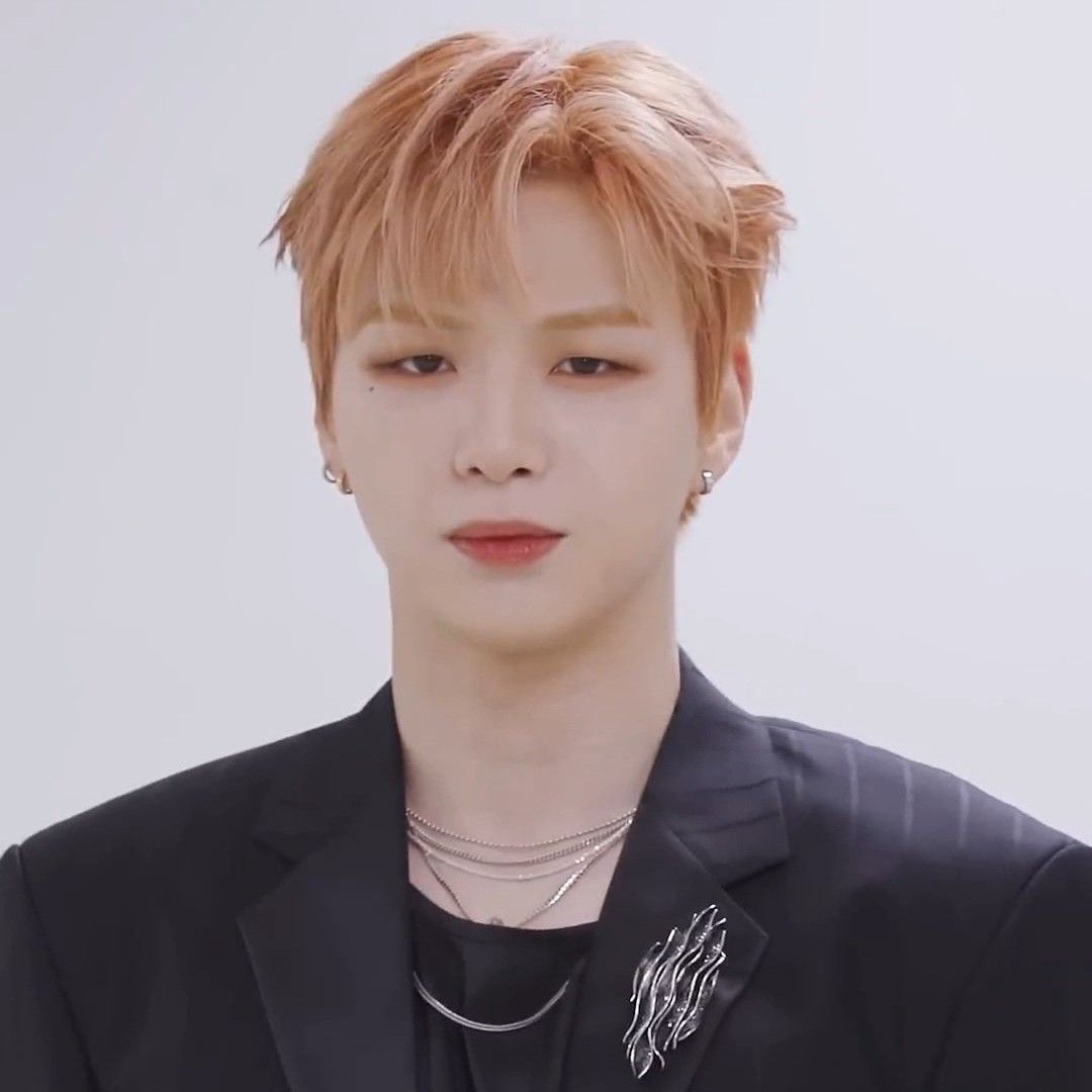 Behind-the-scenes cut of Kang Daniel
