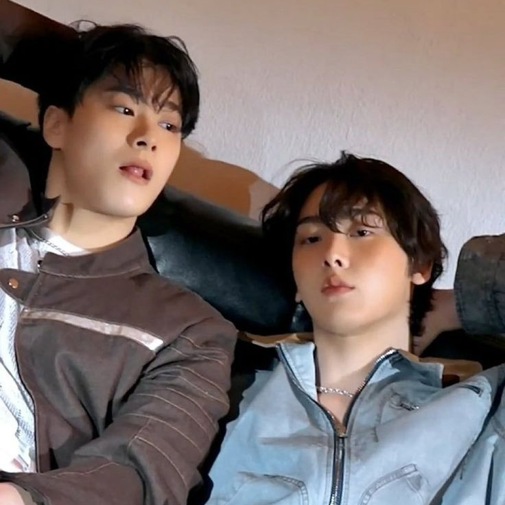 Latest photo of Moonbin (ASTRO)