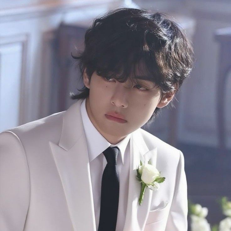 뷔 (방탄소년단) 최근 활동샷